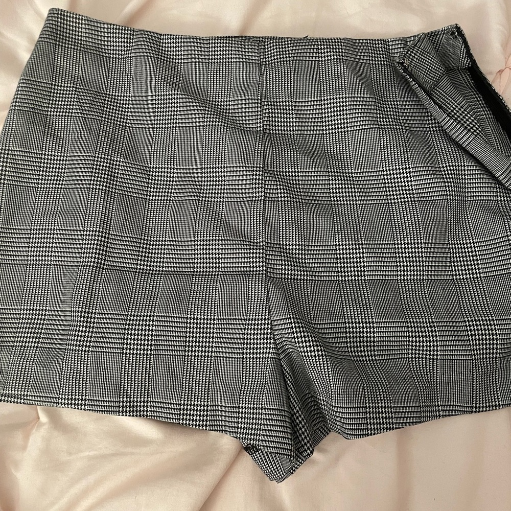 plaid shorts